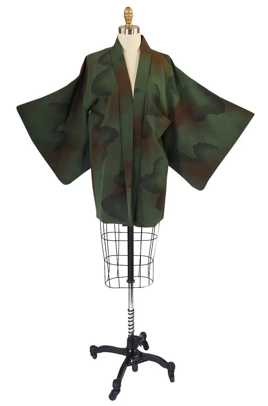 Unusual 1950s Green & Metallic Silk Kimono
